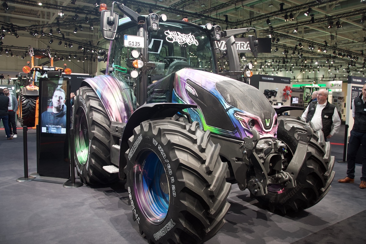 Il nuovo Valtra G135 CVT esposto in anteprima ad Agritechnica 2025